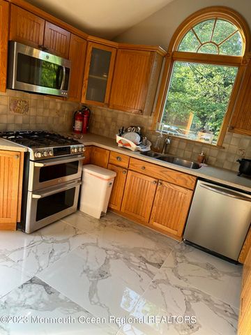 24 Barbara Lane, Oakhurst, NJ 07755