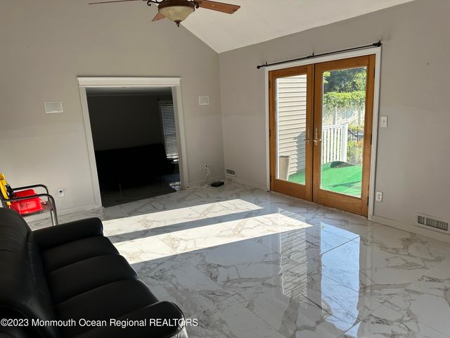24 Barbara Lane, Oakhurst, NJ 07755