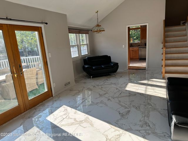 24 Barbara Lane, Oakhurst, NJ 07755