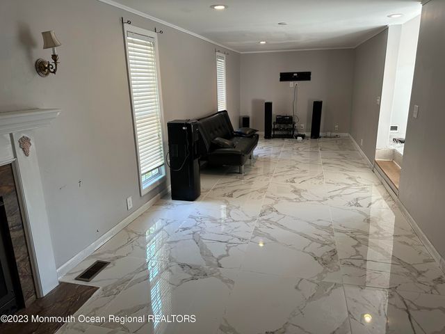 24 Barbara Lane, Oakhurst, NJ 07755
