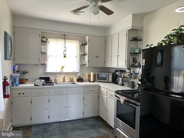 452 RARITAN AVE, Atco, NJ 08004