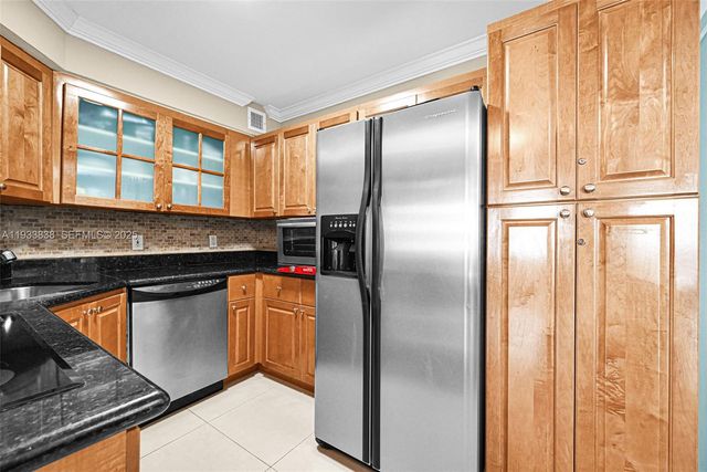 5225 Collins Ave 706, Miami Beach, FL 33140