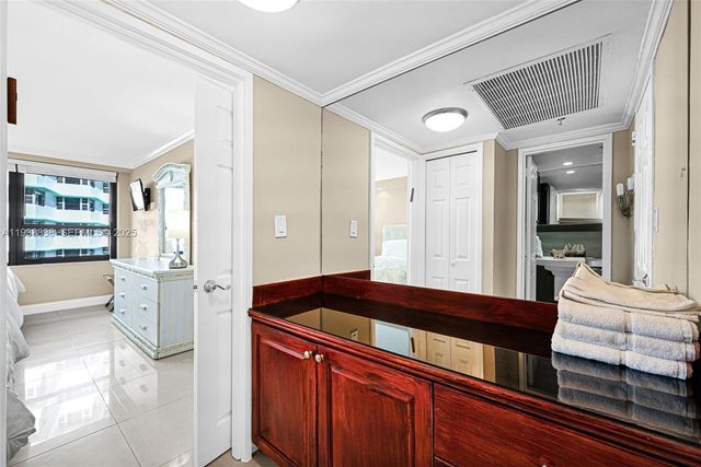 5225 Collins Ave 706, Miami Beach, FL 33140