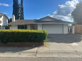 6636 Saint James Dr, Carmichael, CA 95608