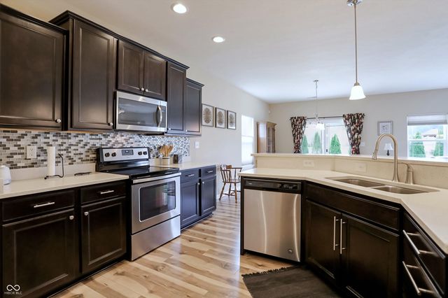 4731 W Lawrence Way, New Palestine, IN 46163