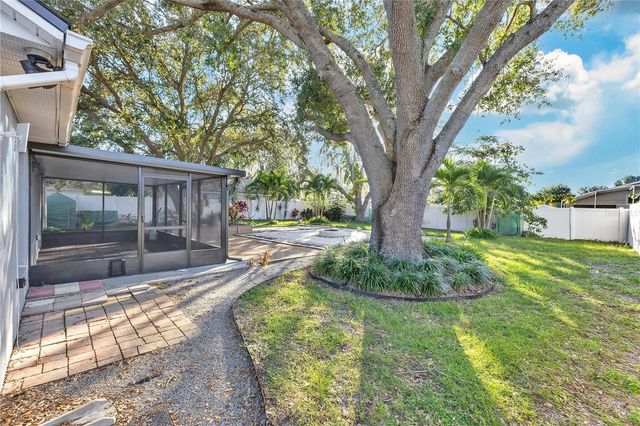 330 ROBBINS REST CIRCLE, Davenport, FL 33896