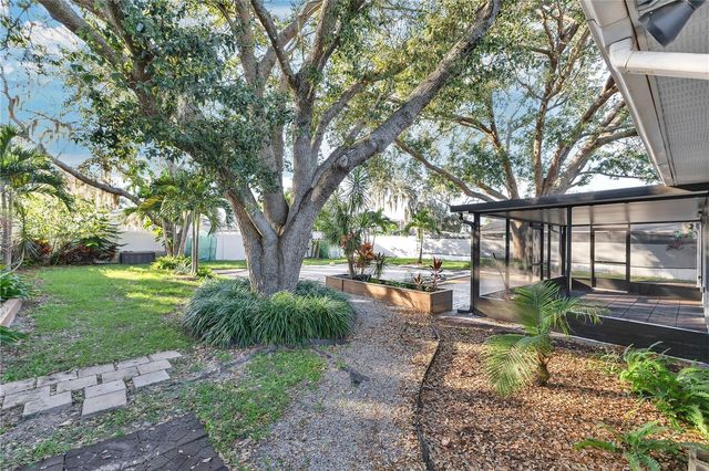 330 ROBBINS REST CIRCLE, Davenport, FL 33896