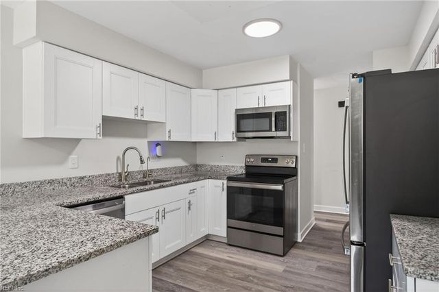 9032 Lady LN, Hayes, VA 23072