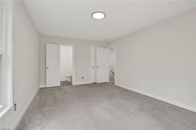 9032 Lady LN, Hayes, VA 23072