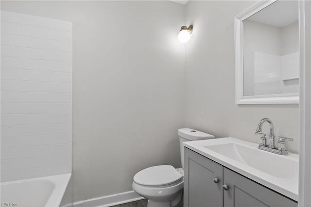 9032 Lady LN, Hayes, VA 23072