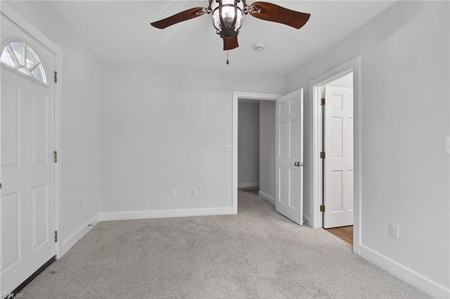 9032 Lady LN, Hayes, VA 23072