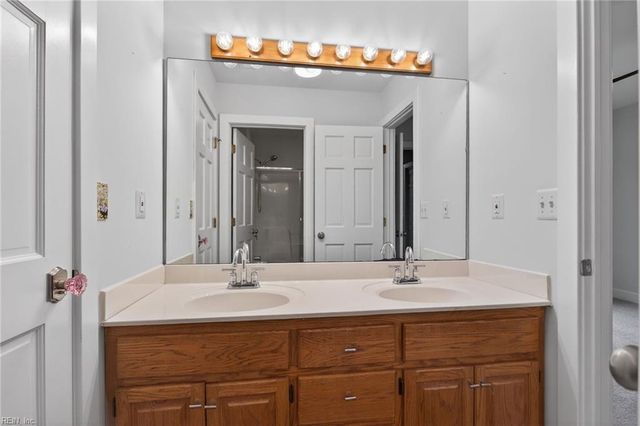 9032 Lady LN, Hayes, VA 23072