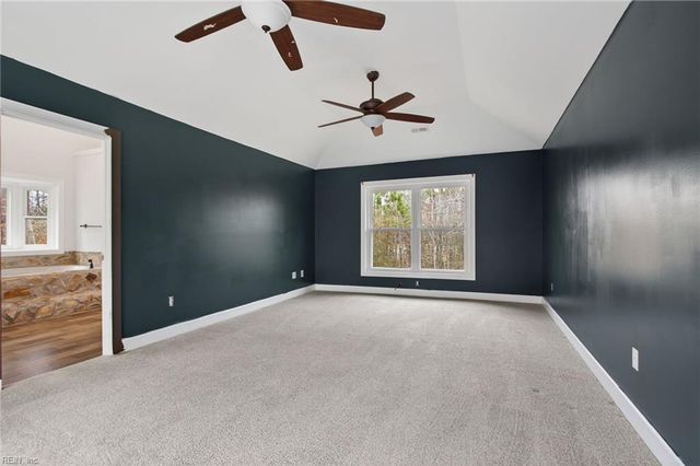 9032 Lady LN, Hayes, VA 23072