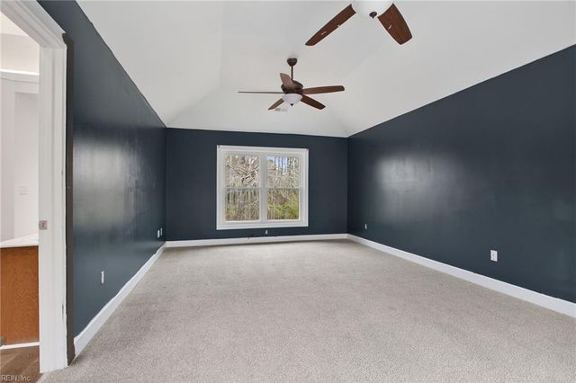 9032 Lady LN, Hayes, VA 23072