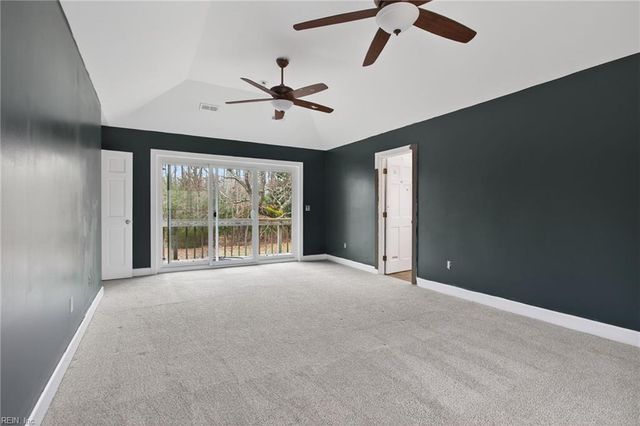 9032 Lady LN, Hayes, VA 23072