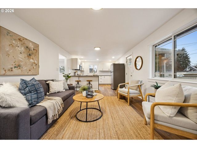 4563 Ne 47th Ave 1, Portland, OR 97218