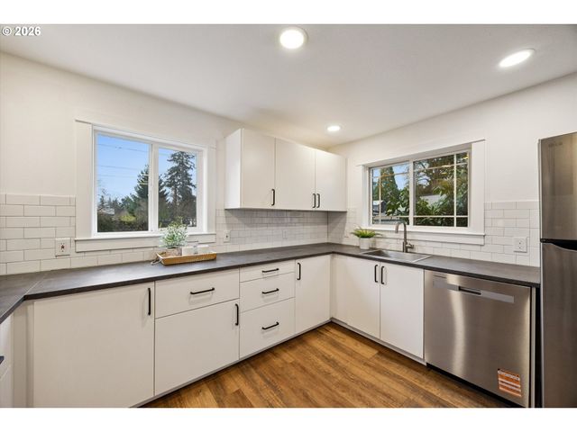 4563 Ne 47th Ave 1, Portland, OR 97218