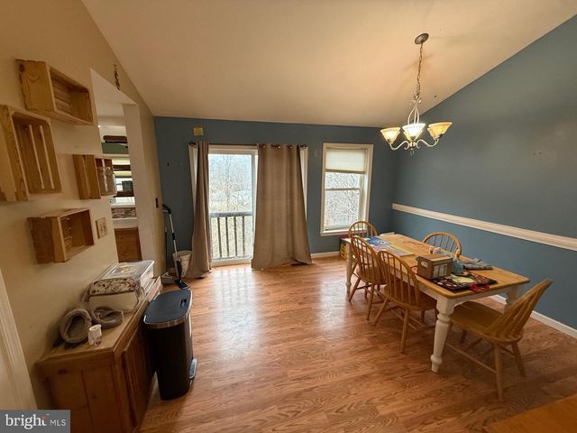 521 NORTHERN SPY DR, Linden, VA 22642