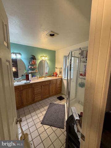 521 NORTHERN SPY DR, Linden, VA 22642