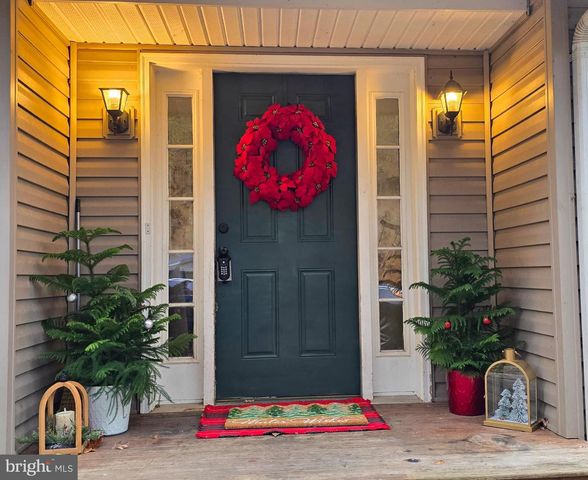 521 NORTHERN SPY DR, Linden, VA 22642