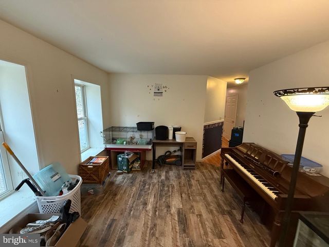 521 NORTHERN SPY DR, Linden, VA 22642