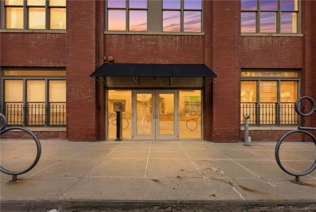 306 W 7 Street 203, Kansas City, MO 64105