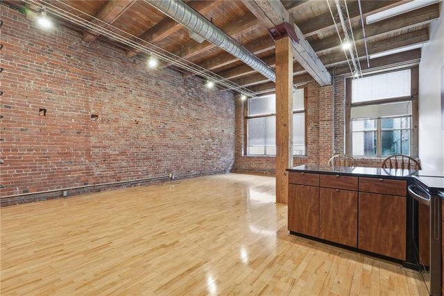 306 W 7 Street 203, Kansas City, MO 64105