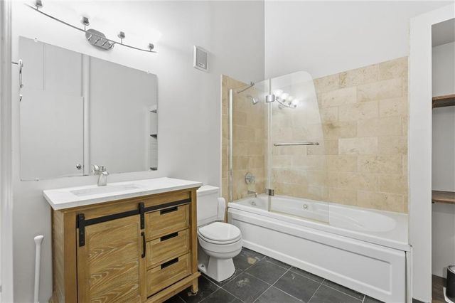 306 W 7 Street 203, Kansas City, MO 64105