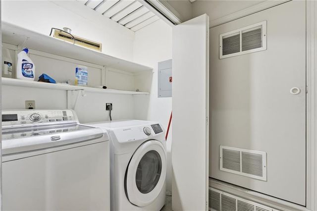 306 W 7 Street 203, Kansas City, MO 64105