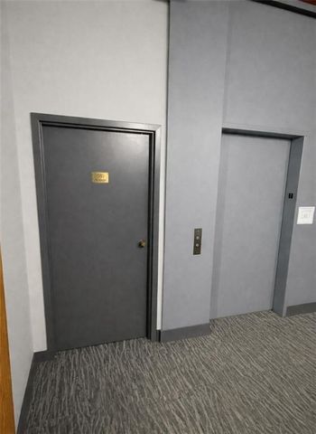 306 W 7 Street 203, Kansas City, MO 64105