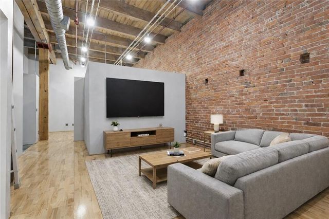 306 W 7 Street 203, Kansas City, MO 64105