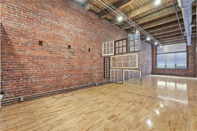 306 W 7 Street 203, Kansas City, MO 64105