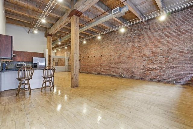 306 W 7 Street 203, Kansas City, MO 64105