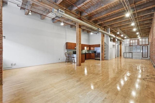 306 W 7 Street 203, Kansas City, MO 64105