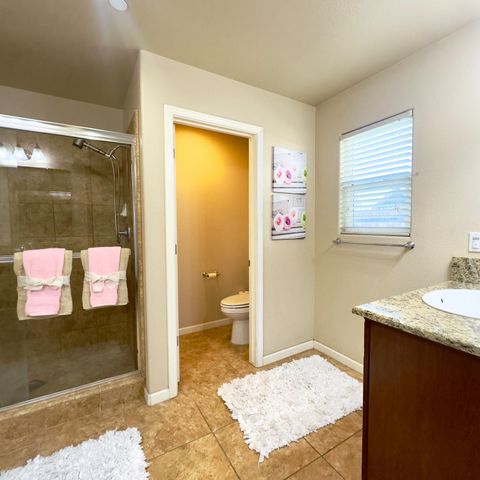 53 Dalton Avenue, Sanger, CA 93657