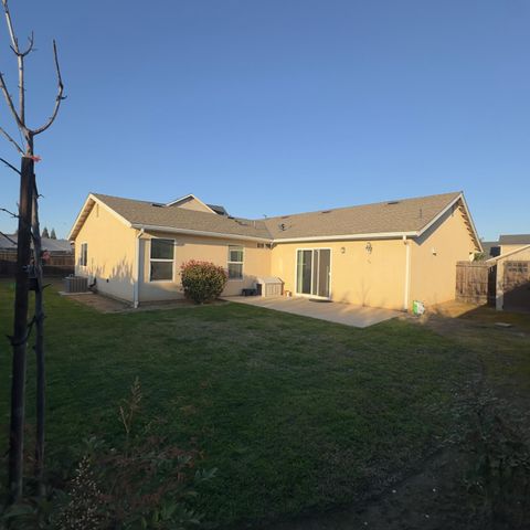 53 Dalton Avenue, Sanger, CA 93657