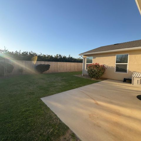 53 Dalton Avenue, Sanger, CA 93657