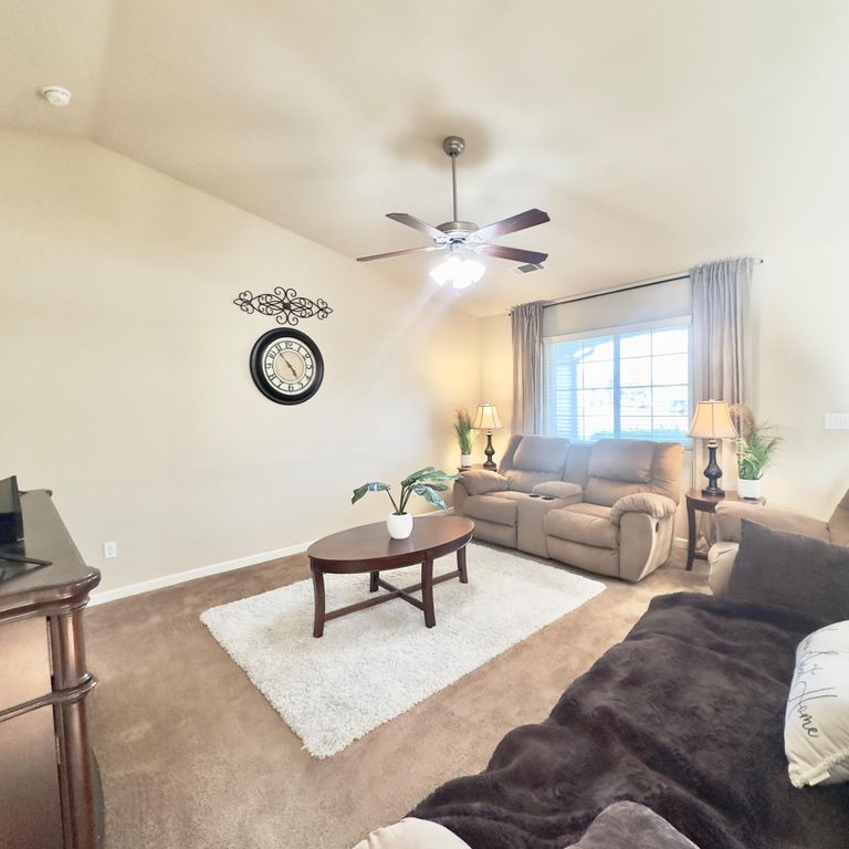 Image 11 of property listing at 53 Dalton Avenue, Sanger, CA 93657