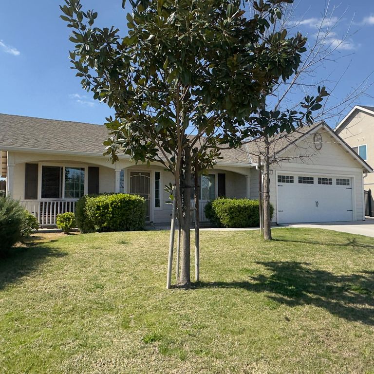 Image 4 of property listing at 53 Dalton Avenue, Sanger, CA 93657
