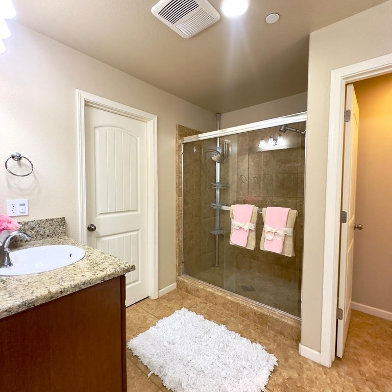 Image 43 of property listing at 53 Dalton Avenue, Sanger, CA 93657