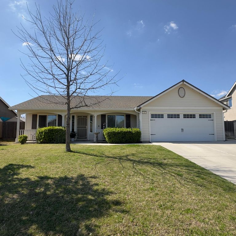 Image 5 of property listing at 53 Dalton Avenue, Sanger, CA 93657