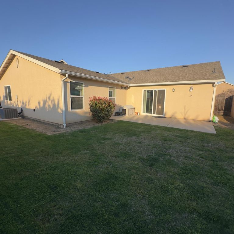Image 68 of property listing at 53 Dalton Avenue, Sanger, CA 93657