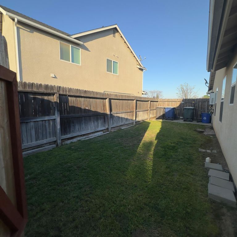 Image 72 of property listing at 53 Dalton Avenue, Sanger, CA 93657