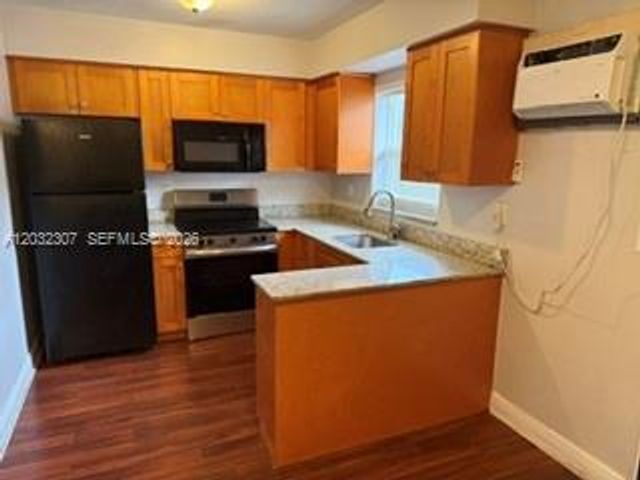7601 Venetian St 1-4, Miramar, FL 33023