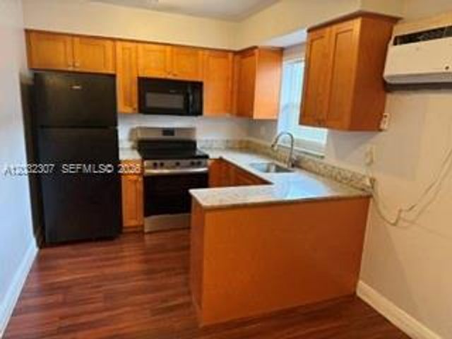 7601 Venetian St 1-4, Miramar, FL 33023