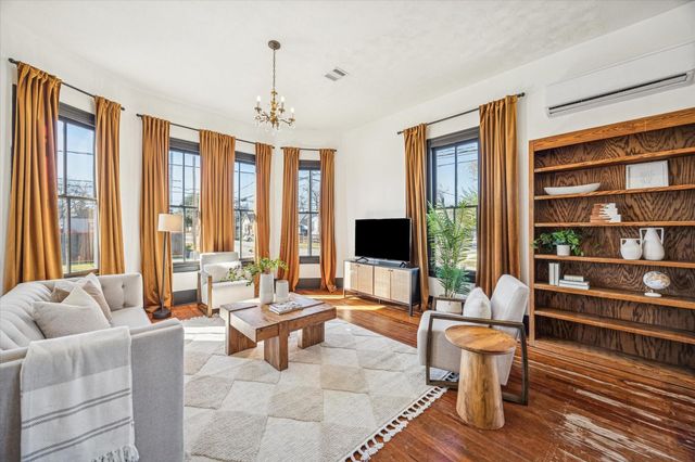 1920 Fulton Street, Houston, TX 77009