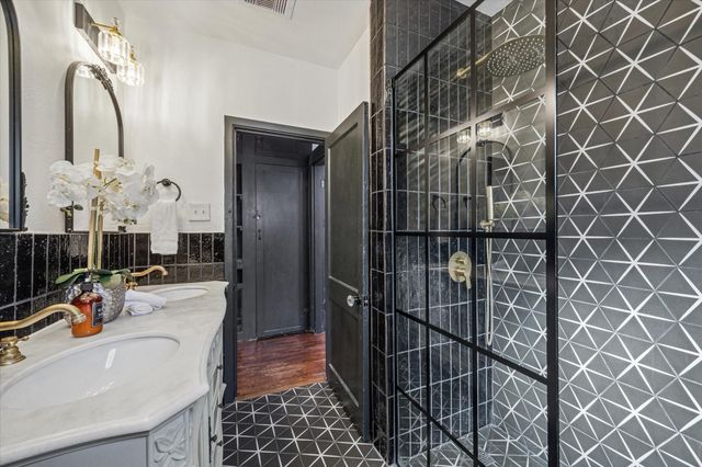 1920 Fulton Street, Houston, TX 77009