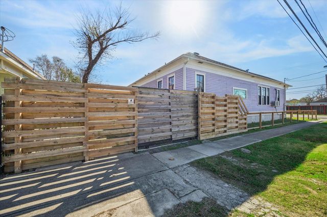 1920 Fulton Street, Houston, TX 77009