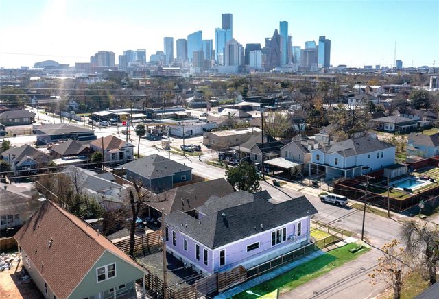 1920 Fulton Street, Houston, TX 77009