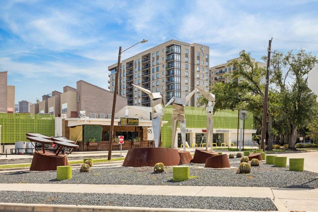 1920 Fulton Street, Houston, TX 77009